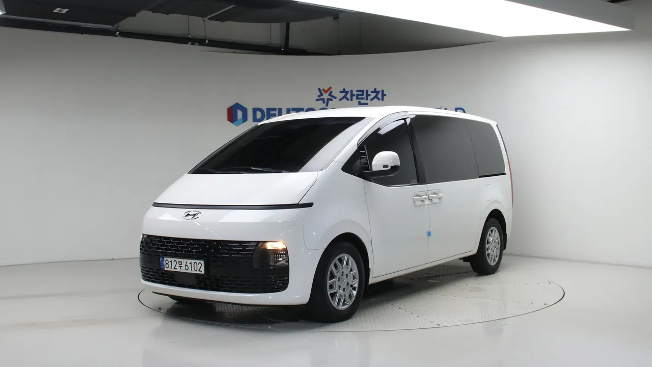 Hyundai Staria 2.2 2WD 카고 3인승 모던 — foto 1
