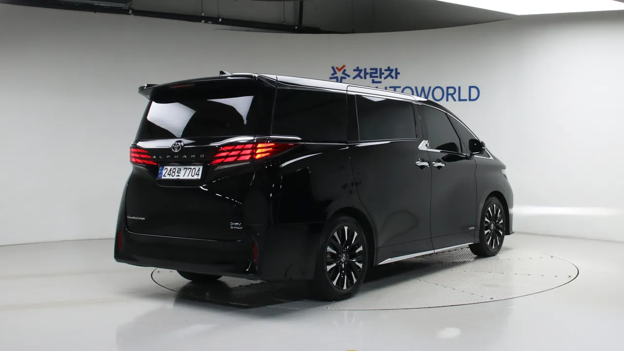 Toyota Alphard — miniaturë 2