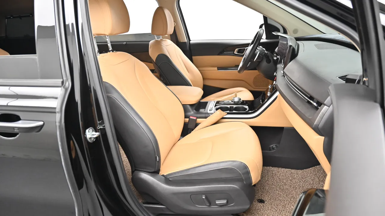 Kia Carnival — miniaturë 10