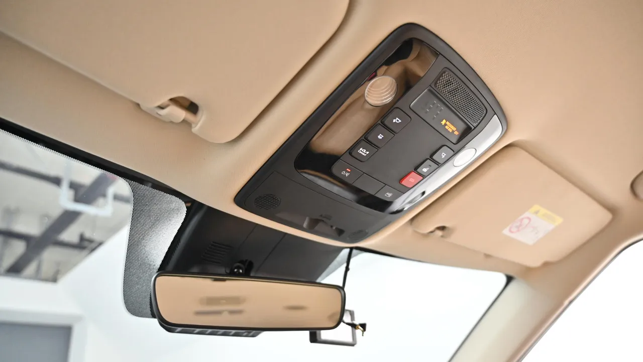 Kia Carnival — miniaturë 18
