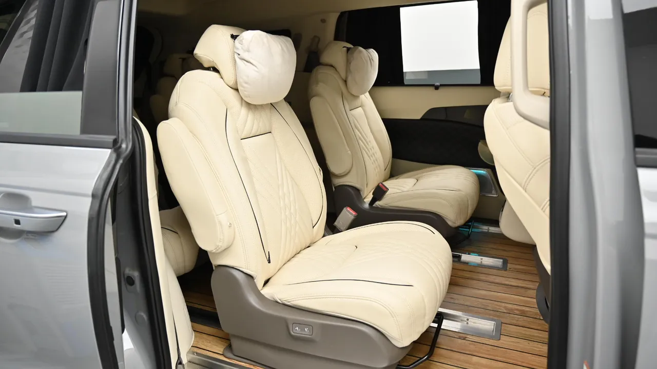 Kia Carnival — miniaturë 12