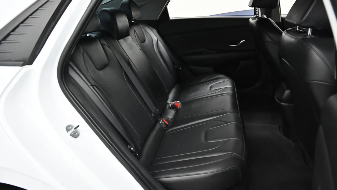 Hyundai Avante — miniaturë 12