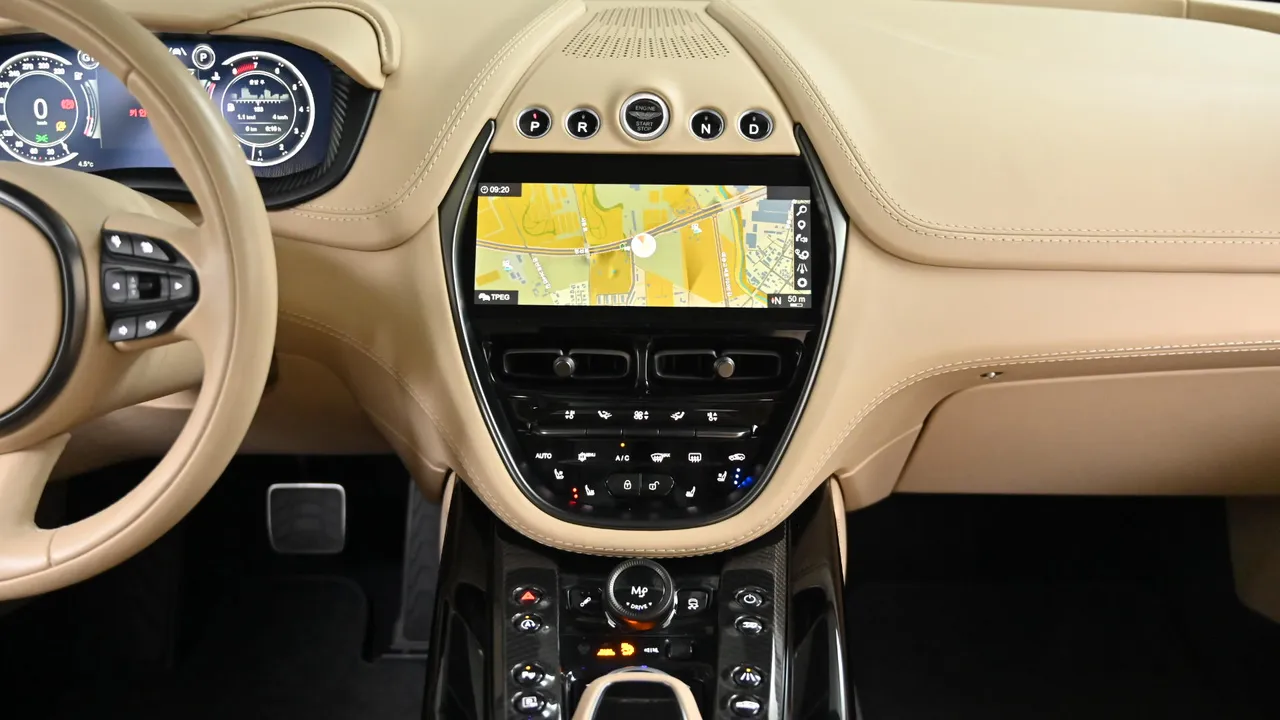 Aston Martin DBX — miniaturë 23