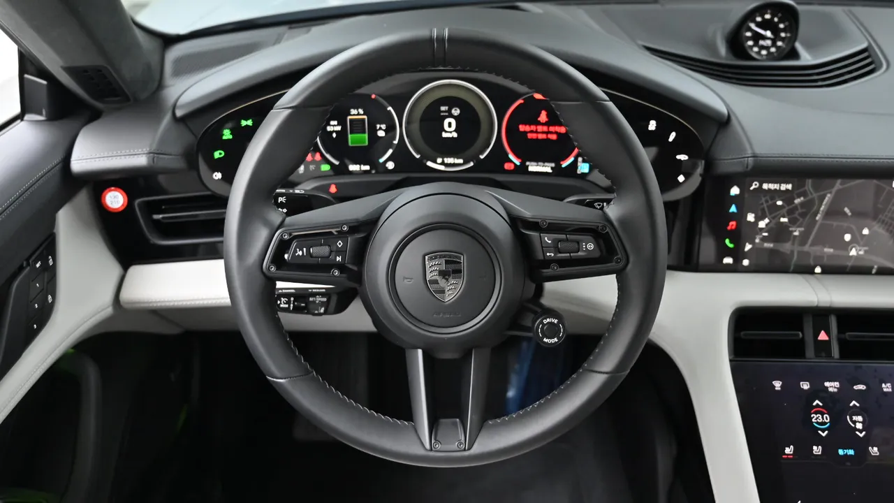 Porsche Taycan — miniaturë 22