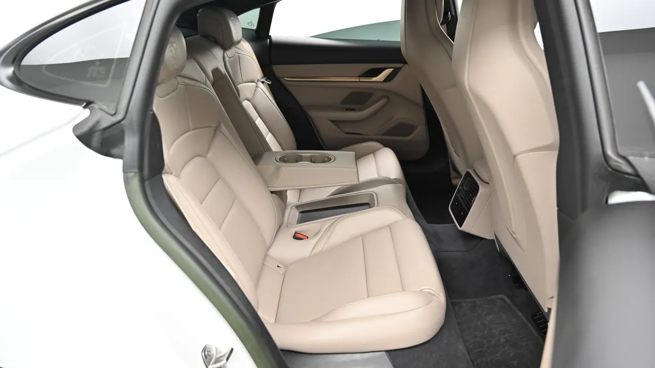 Porsche Taycan — miniaturë 12