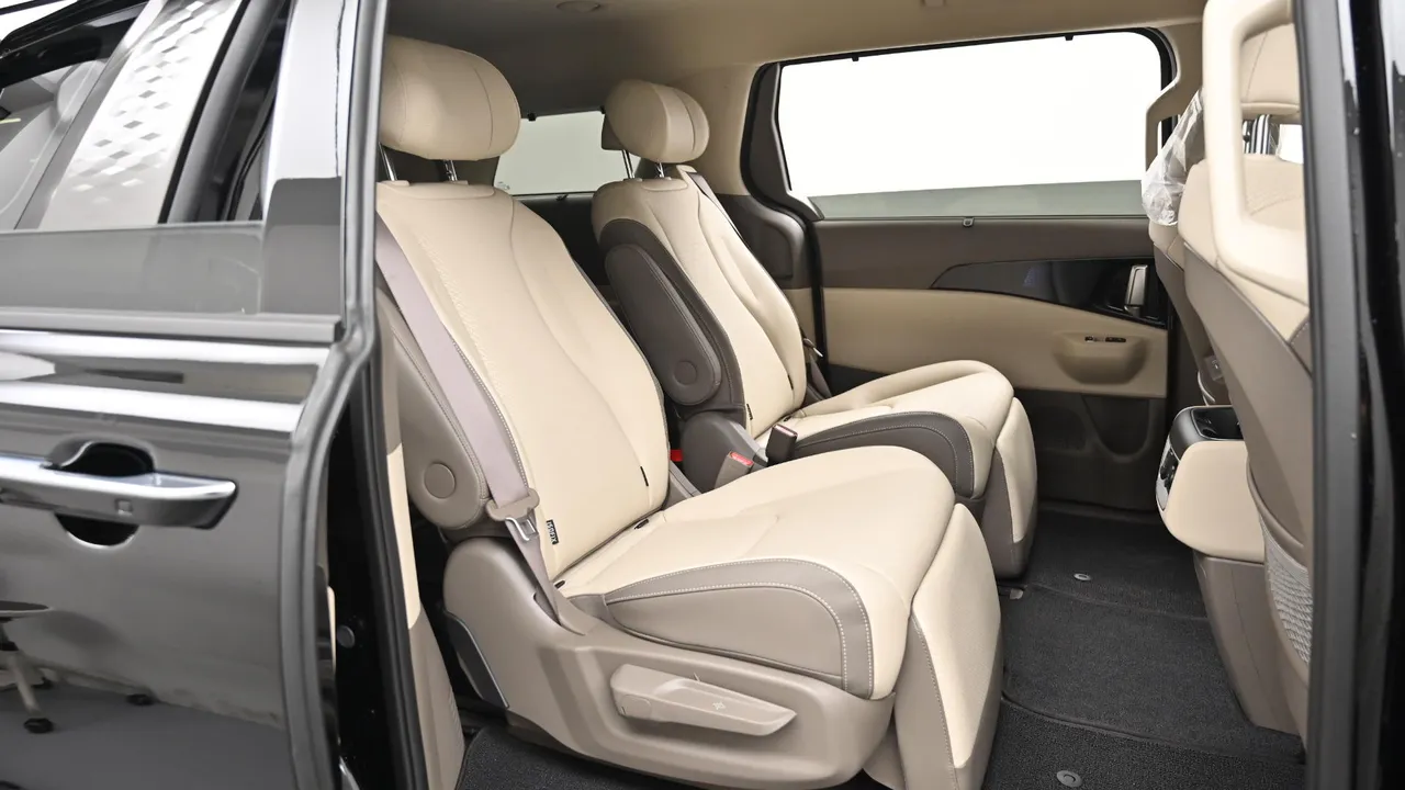 Kia Carnival — miniaturë 12