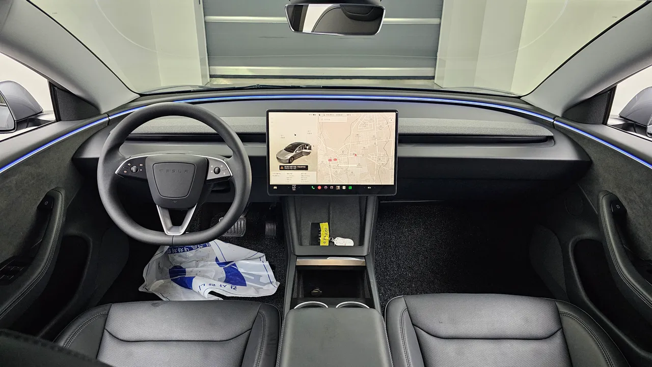 Tesla Model 3 — miniaturë 7