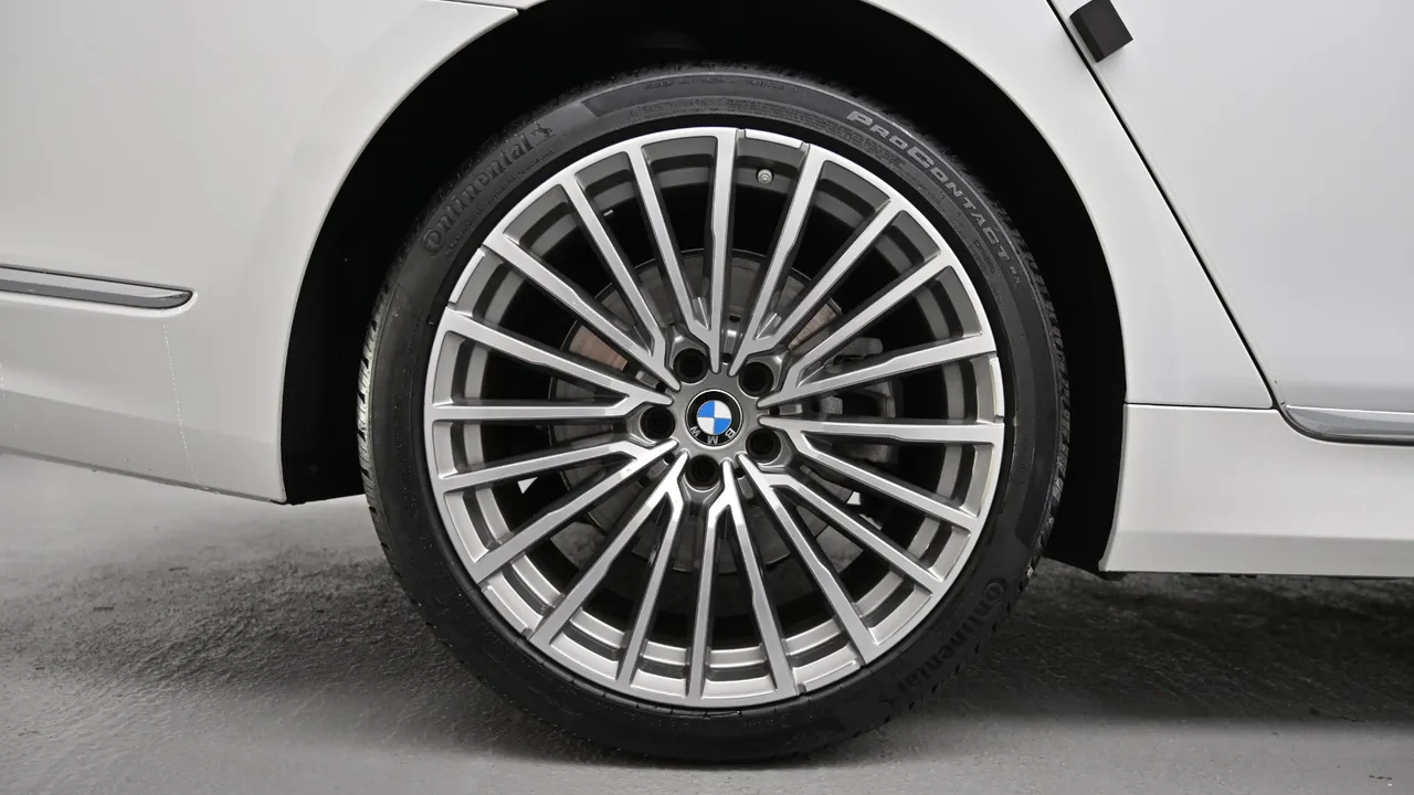 BMW 7er — miniaturë 5