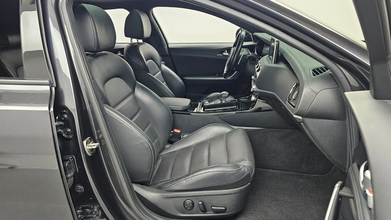 Kia Stinger — miniaturë 10