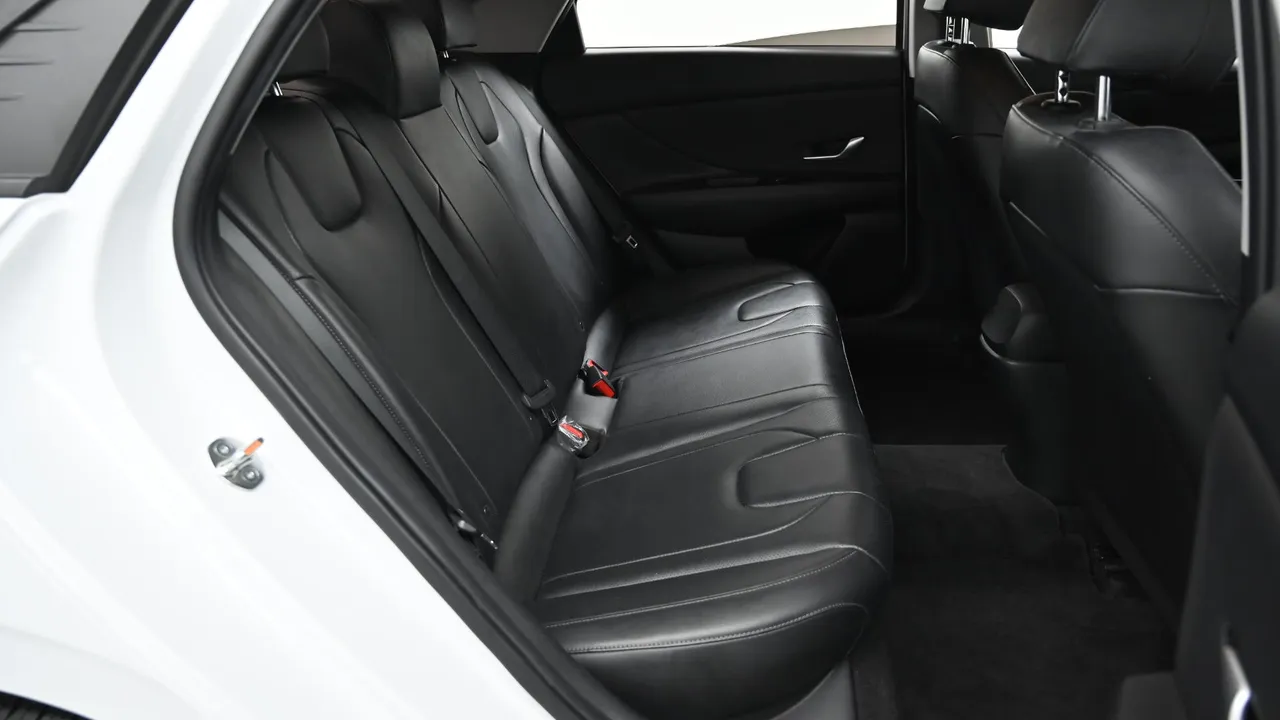 Hyundai Avante — miniaturë 12