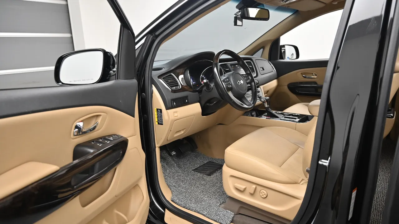 Kia Carnival — miniaturë 11