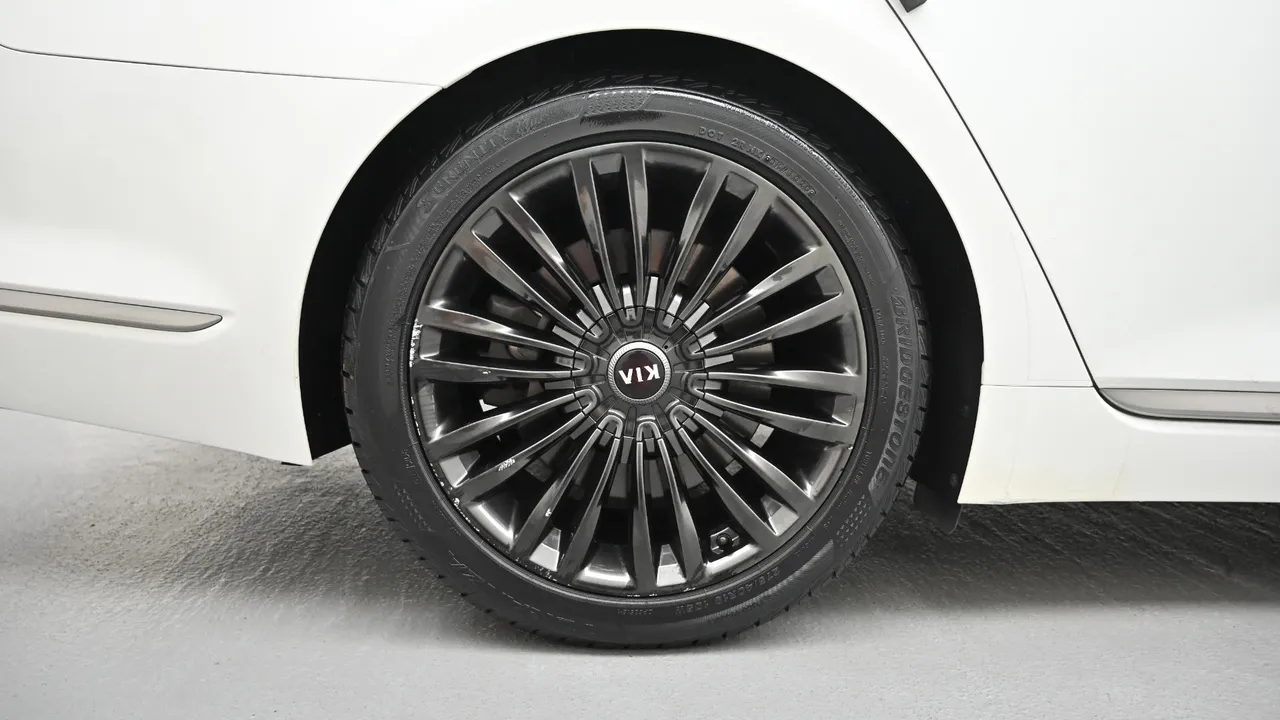 Kia K9 — miniaturë 5