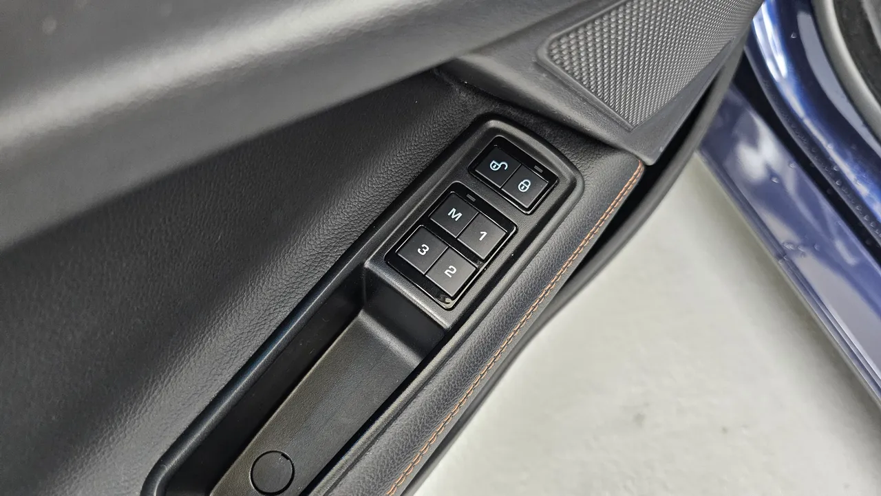Jaguar XE — miniaturë 16