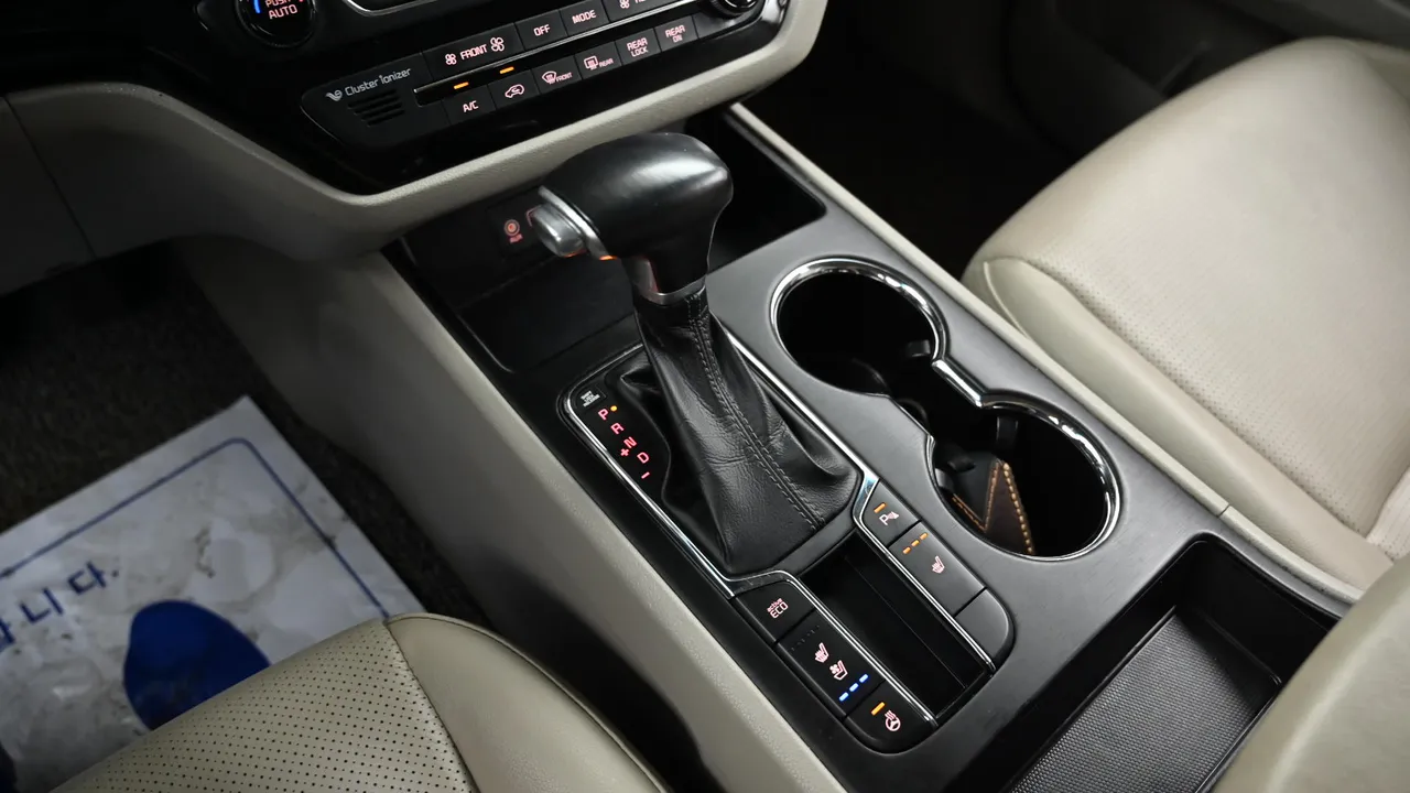 Kia Carnival — miniaturë 9