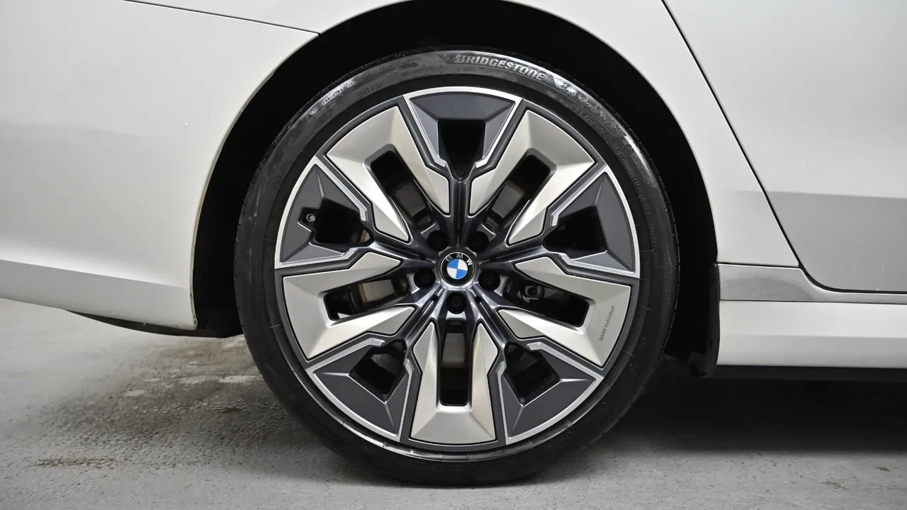 BMW i7 — miniaturë 5