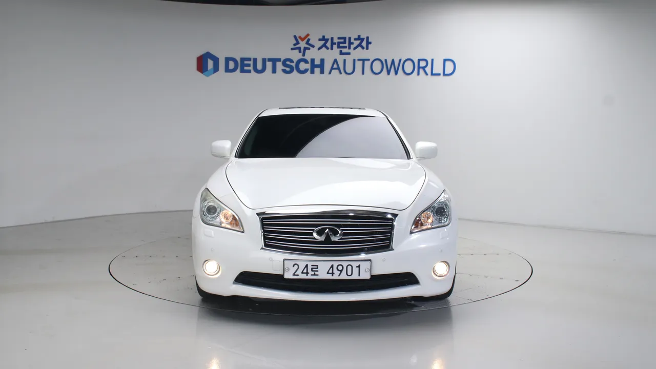 Infiniti M — miniaturë 3