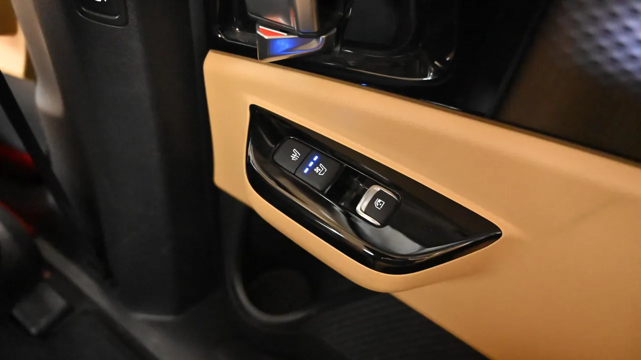 Kia Carnival — miniaturë 16