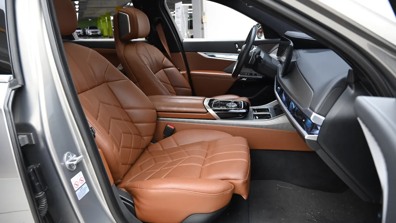 BMW 7er — miniaturë 10