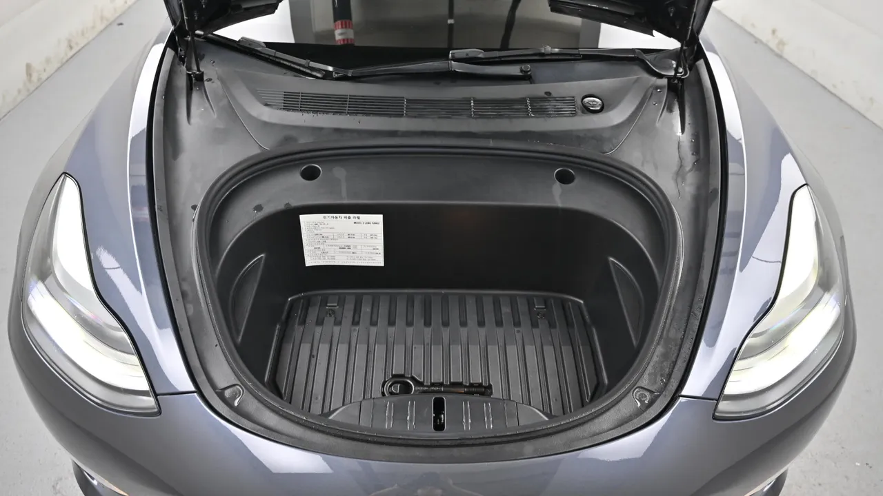 Tesla Model 3 — miniaturë 6