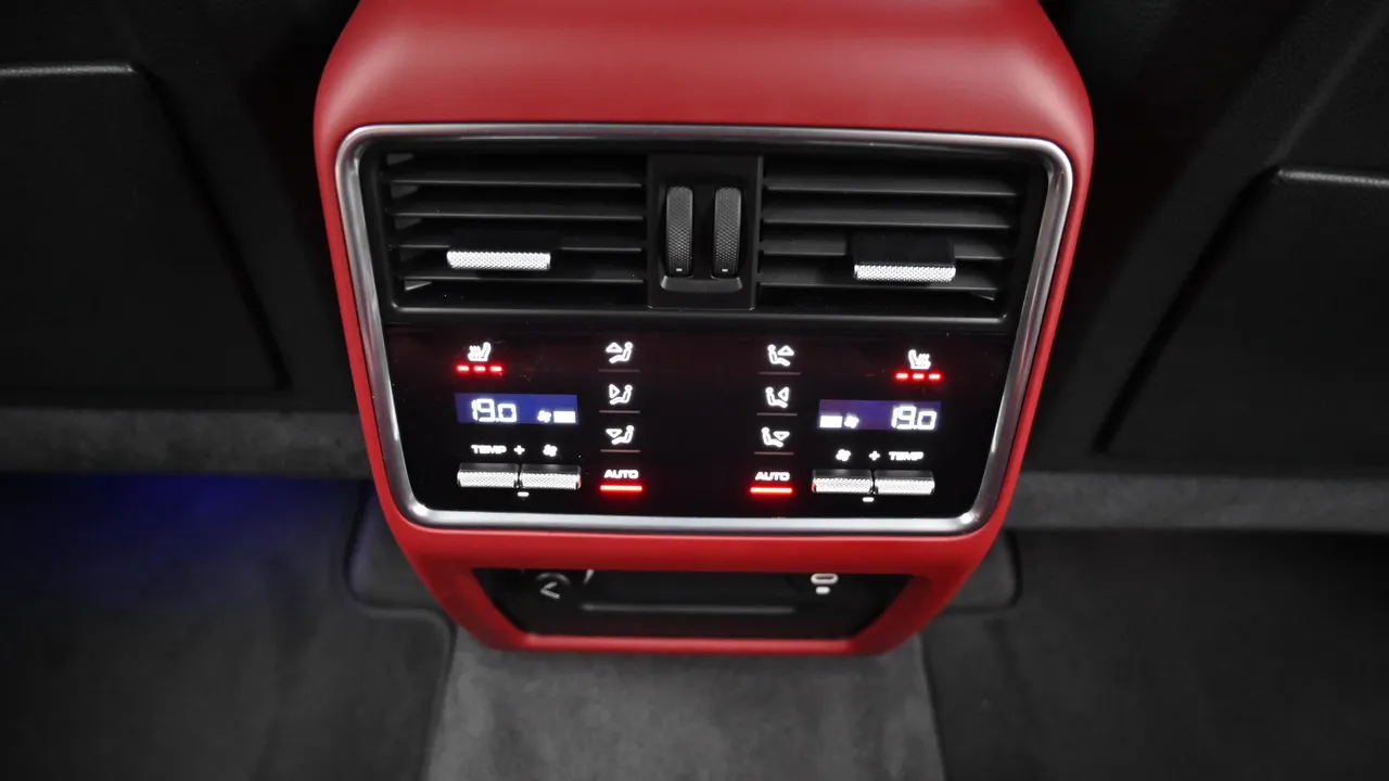 Porsche Cayenne — miniaturë 16