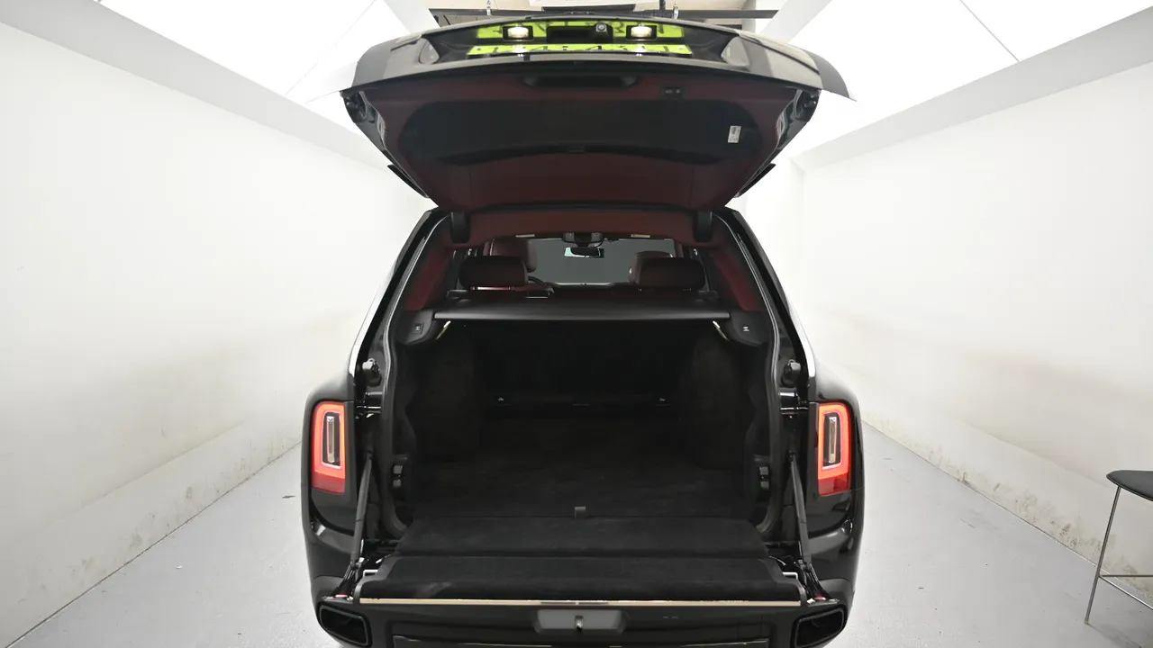 Rolls-Royce Cullinan — miniaturë 19