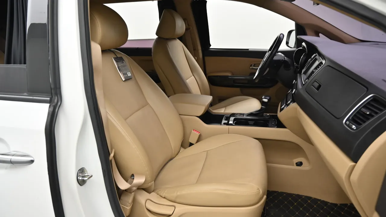 Kia Carnival — miniaturë 26