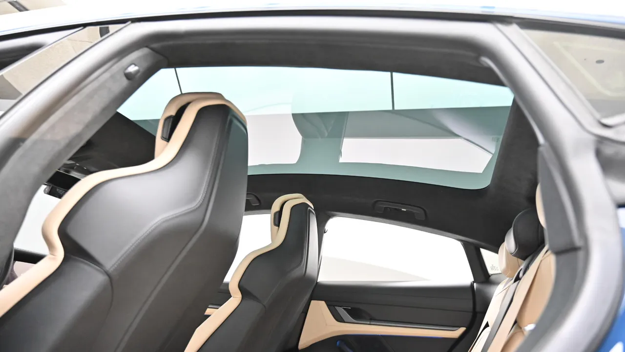 Porsche Taycan — miniaturë 18