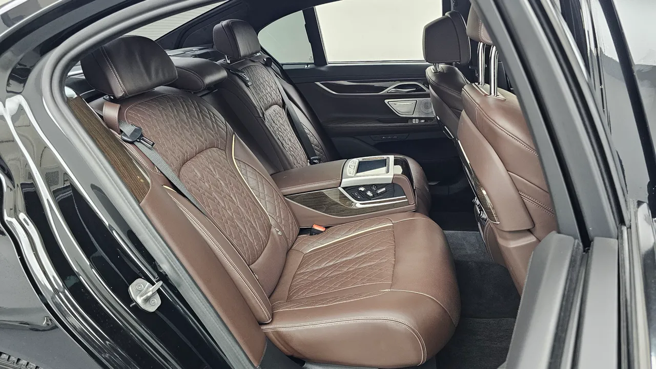 BMW 7er — miniaturë 12
