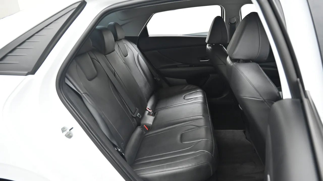 Hyundai Avante — miniaturë 12