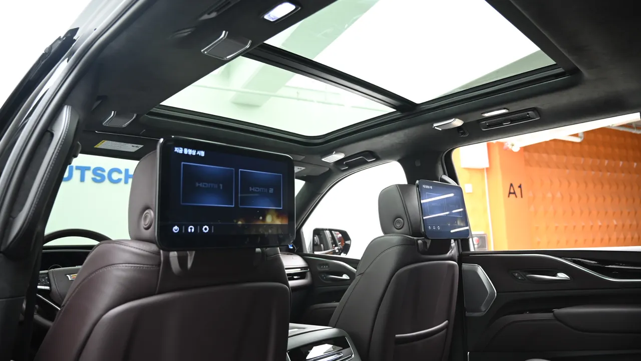 Cadillac Escalade — miniaturë 19
