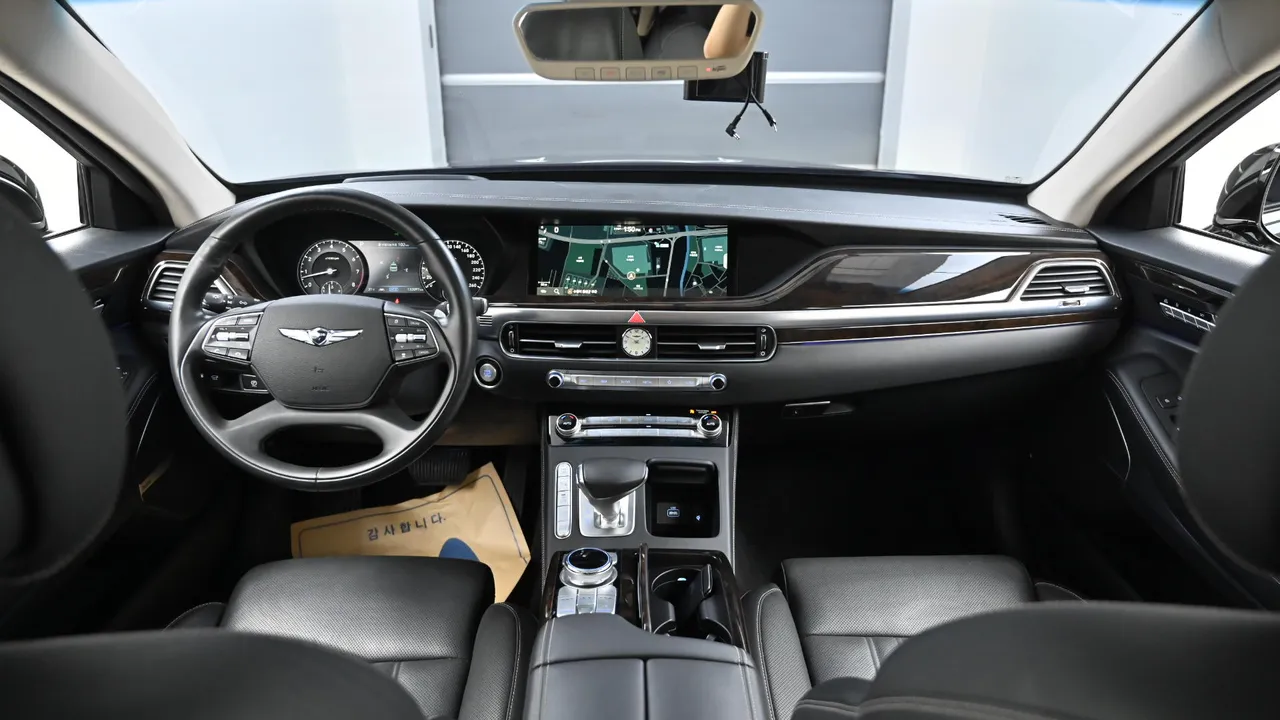 Genesis G90 — miniaturë 7