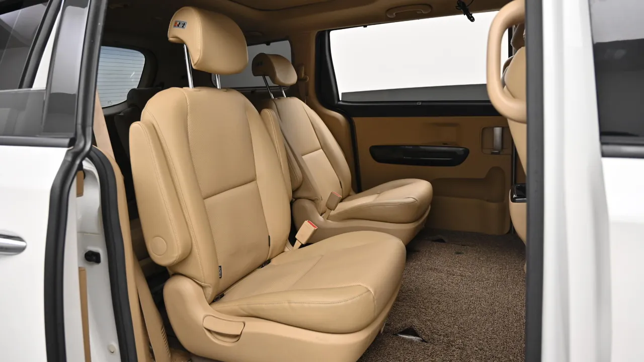 Kia Carnival — miniaturë 12