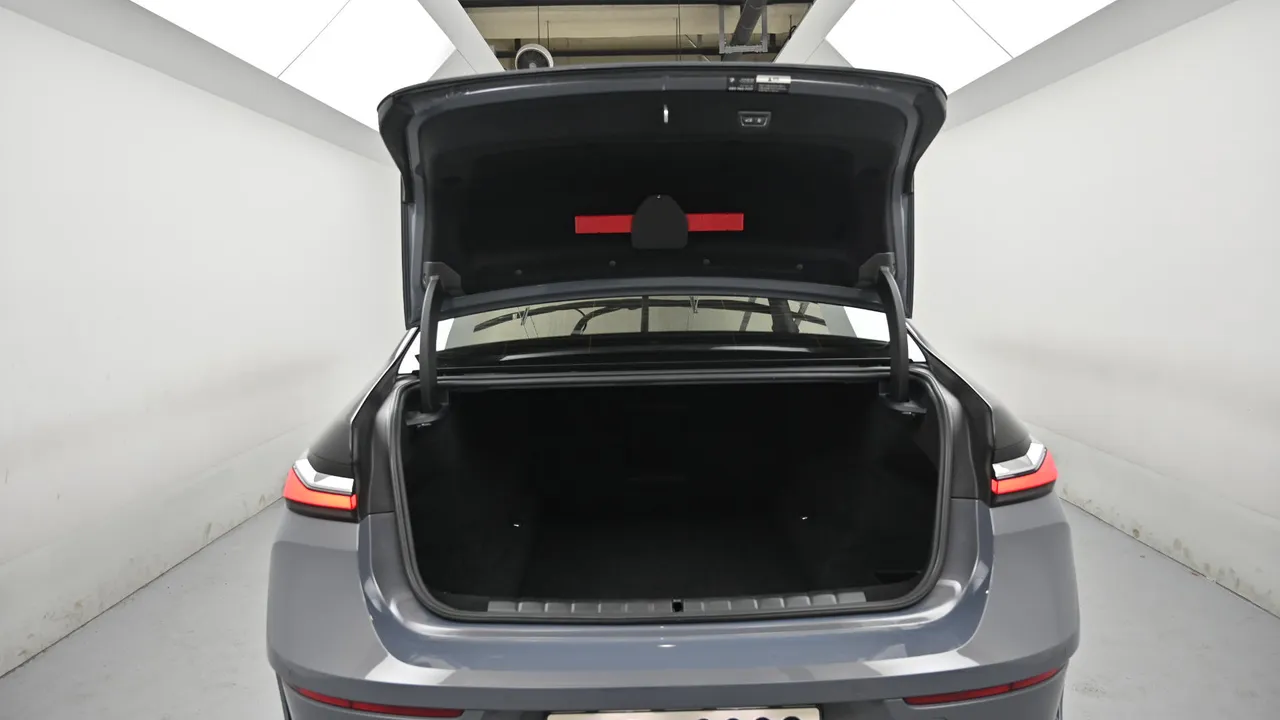 BMW 7er — miniaturë 37