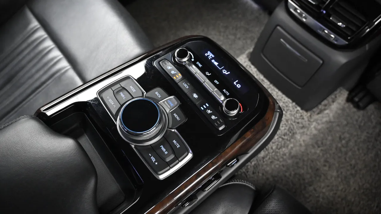 Genesis G90 — miniaturë 16