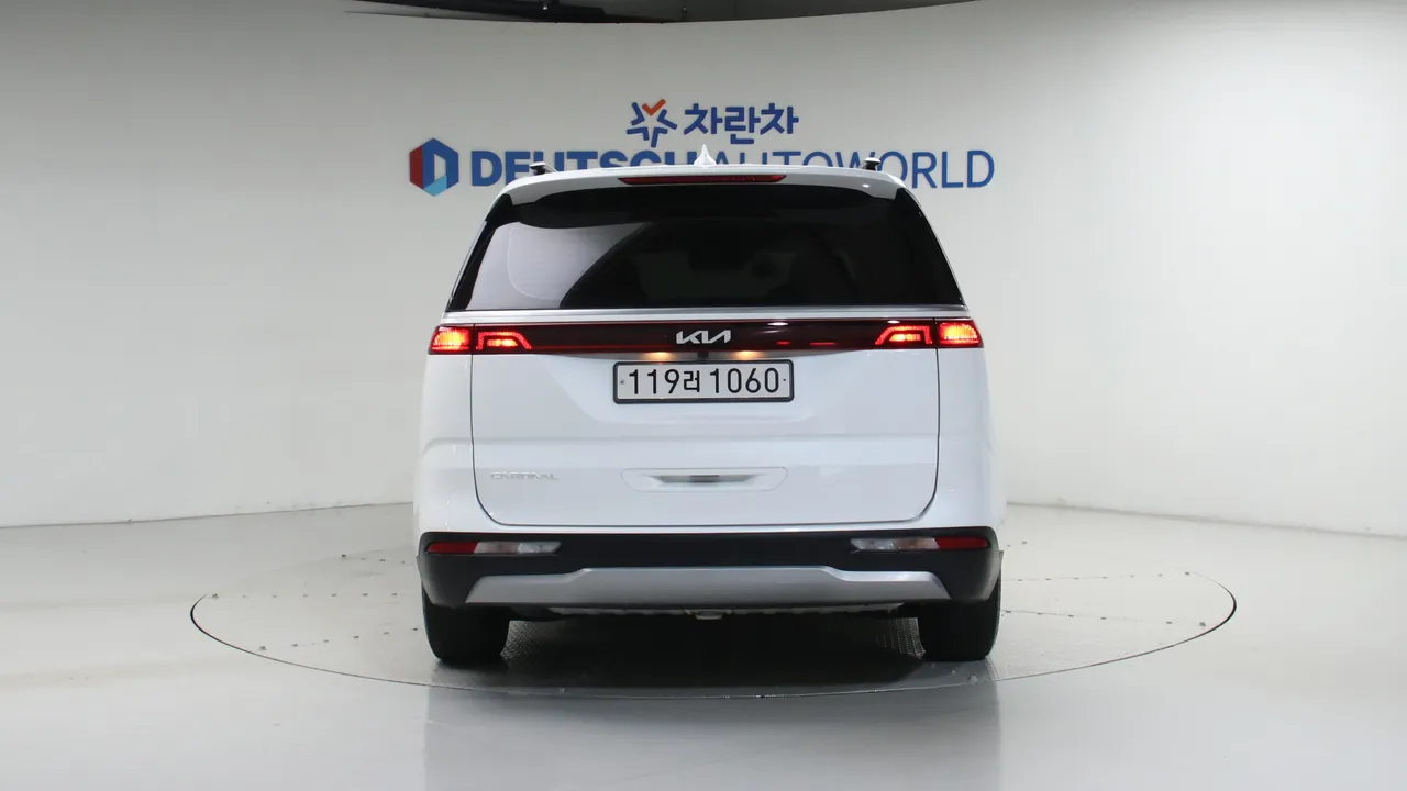 Kia Carnival — miniaturë 4