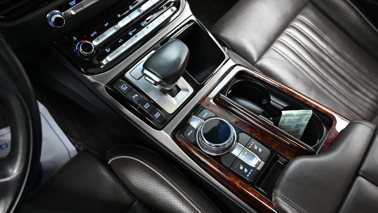 Genesis G90 — miniaturë 9