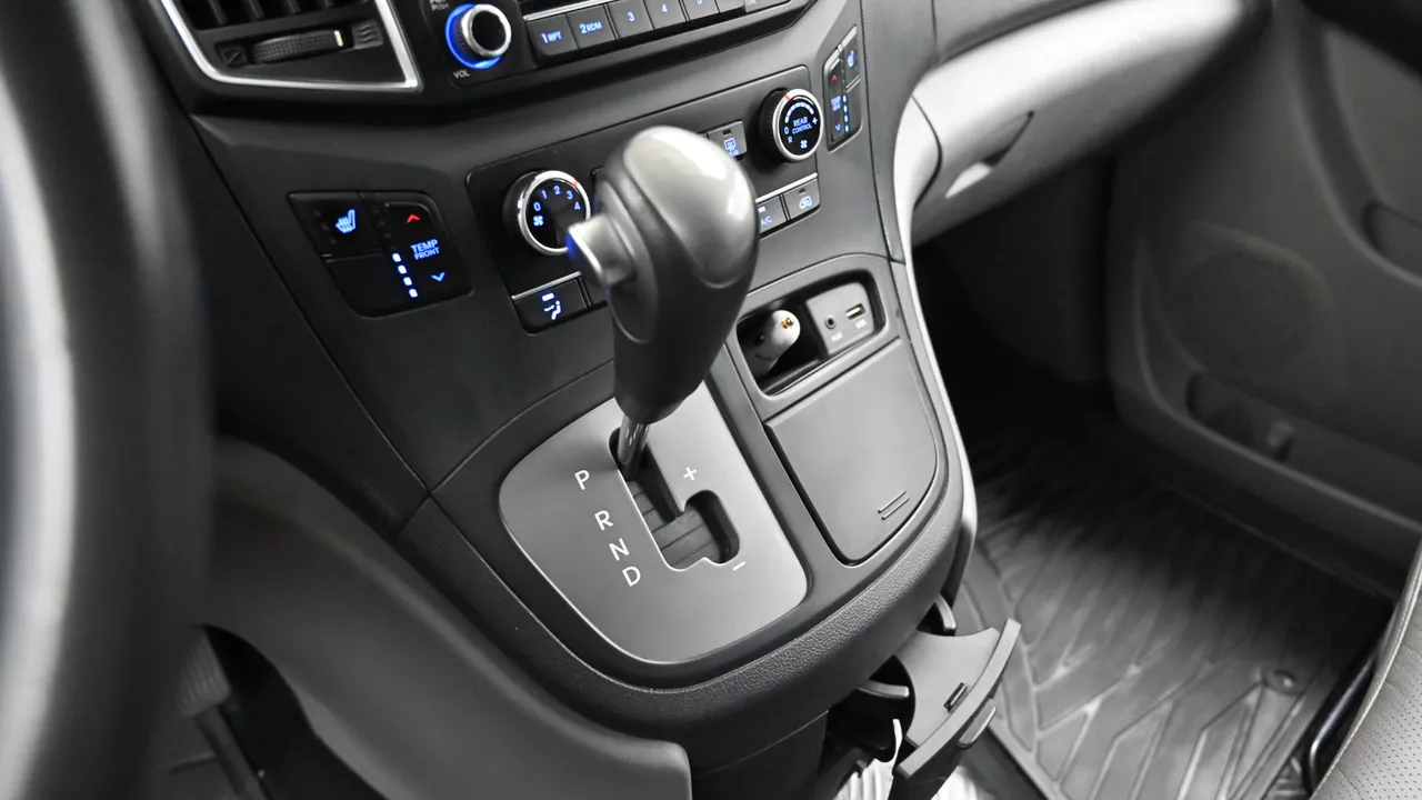 Hyundai Starex — miniaturë 9