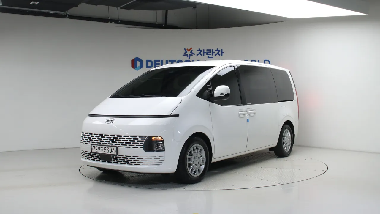 Hyundai Staria 2.2 2WD 투어러 11인승 모던 — foto 1