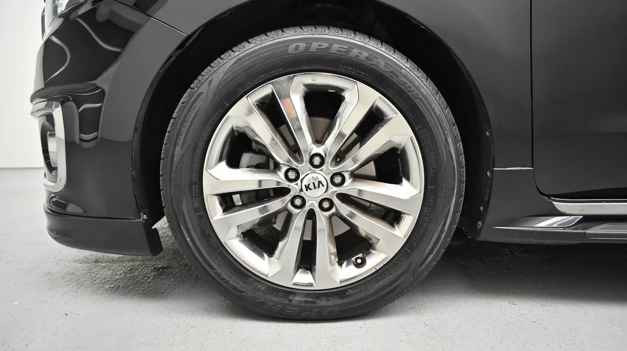 Kia Carnival — miniaturë 5