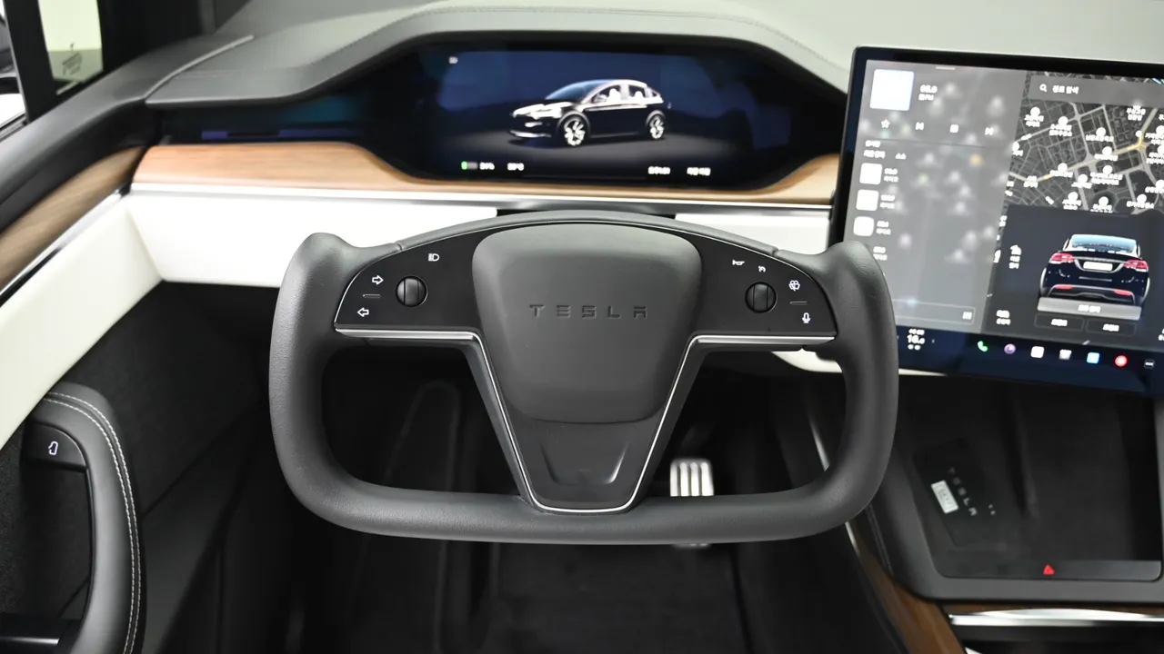 Tesla Model X — miniaturë 22