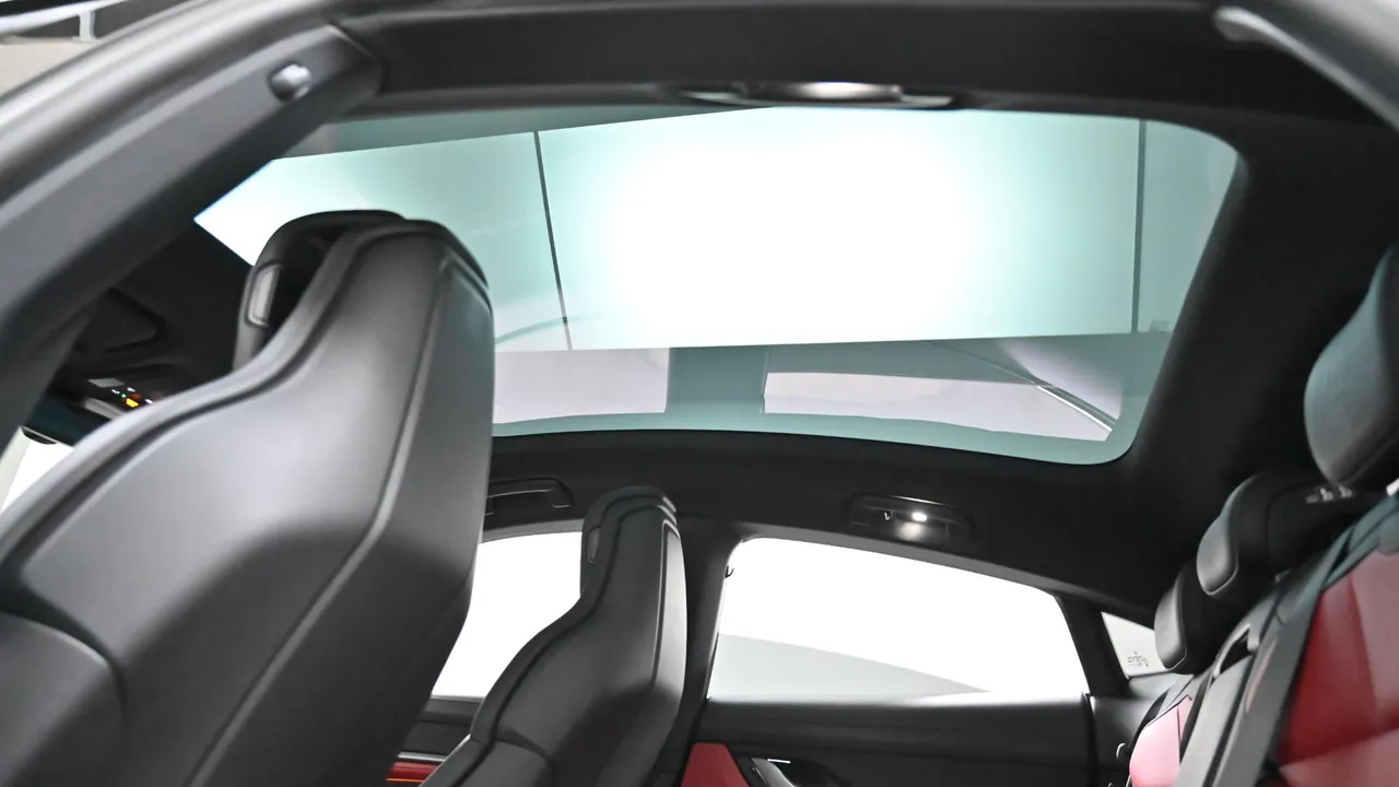 Porsche Taycan — miniaturë 28