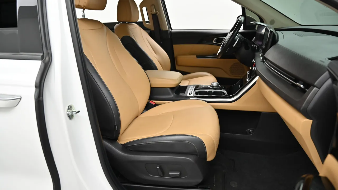 Kia Carnival — miniaturë 10