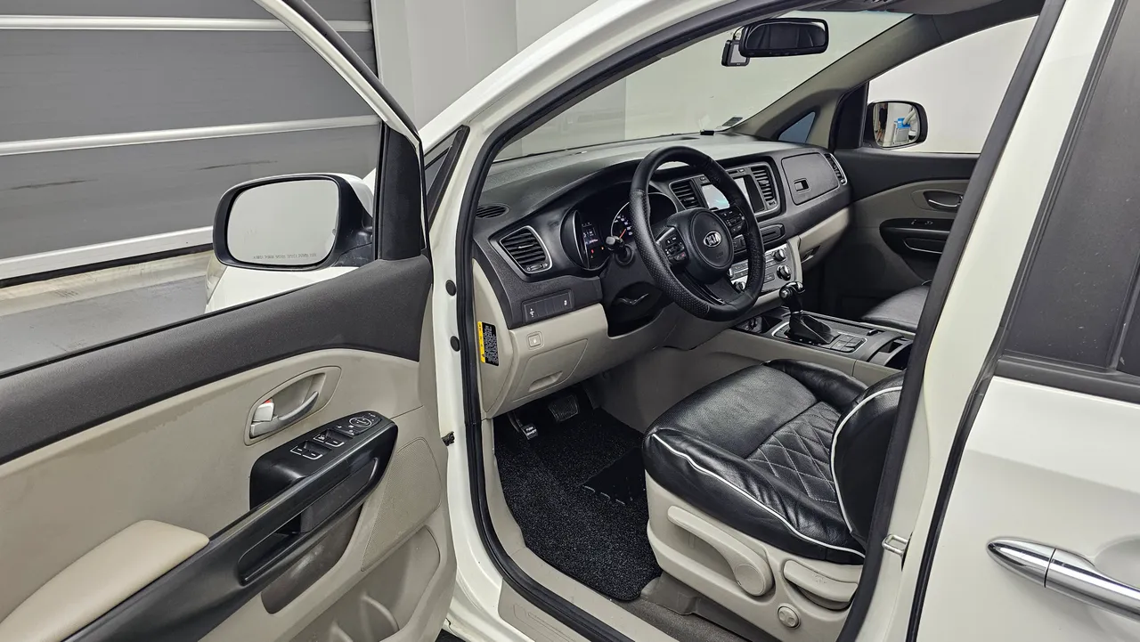Kia Carnival — miniaturë 11