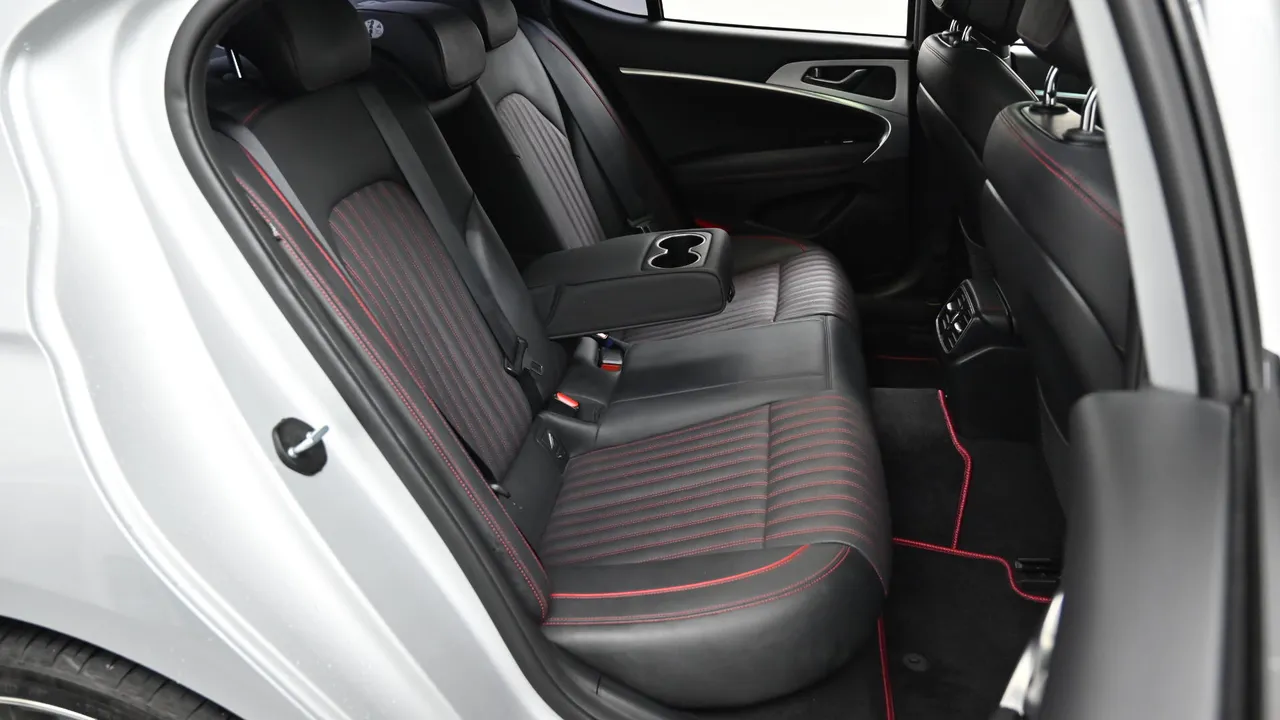 Genesis G70 — miniaturë 12