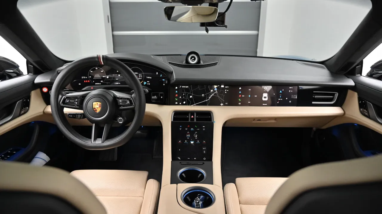 Porsche Taycan — miniaturë 7