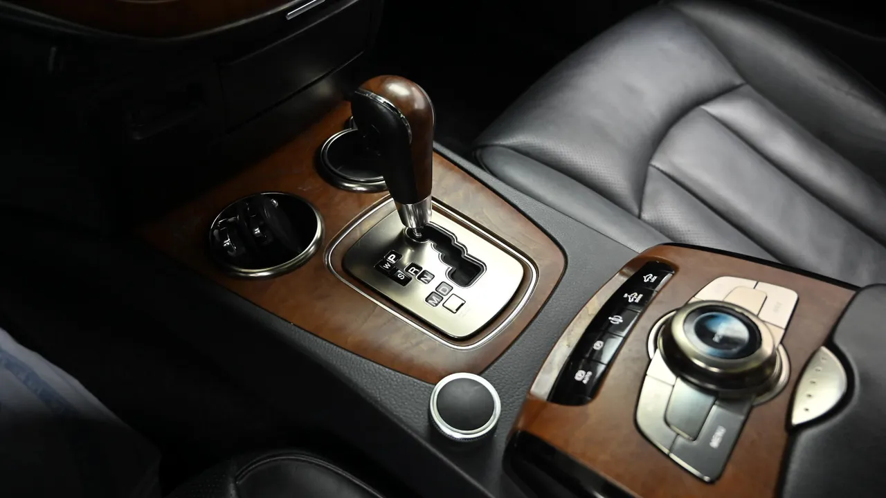 KGM (Ssangyong) New Chairman W CW700 4TRONIC Prestige