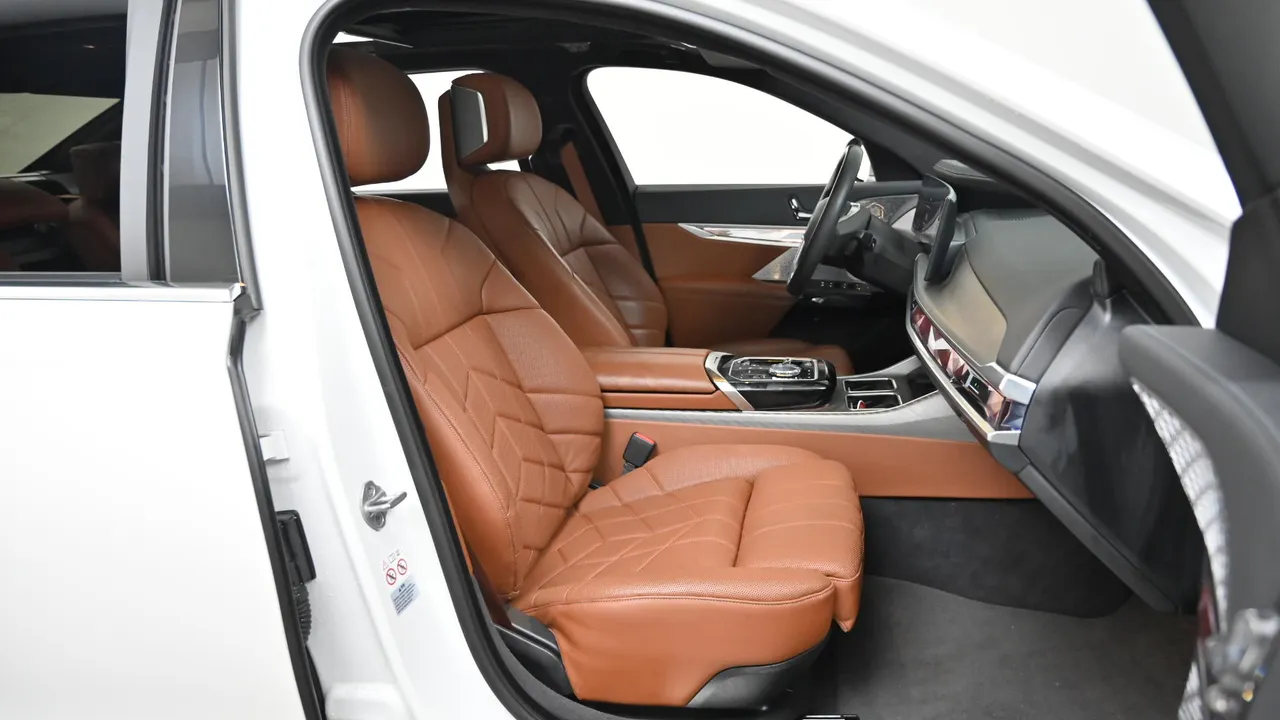 BMW i7 — miniaturë 10