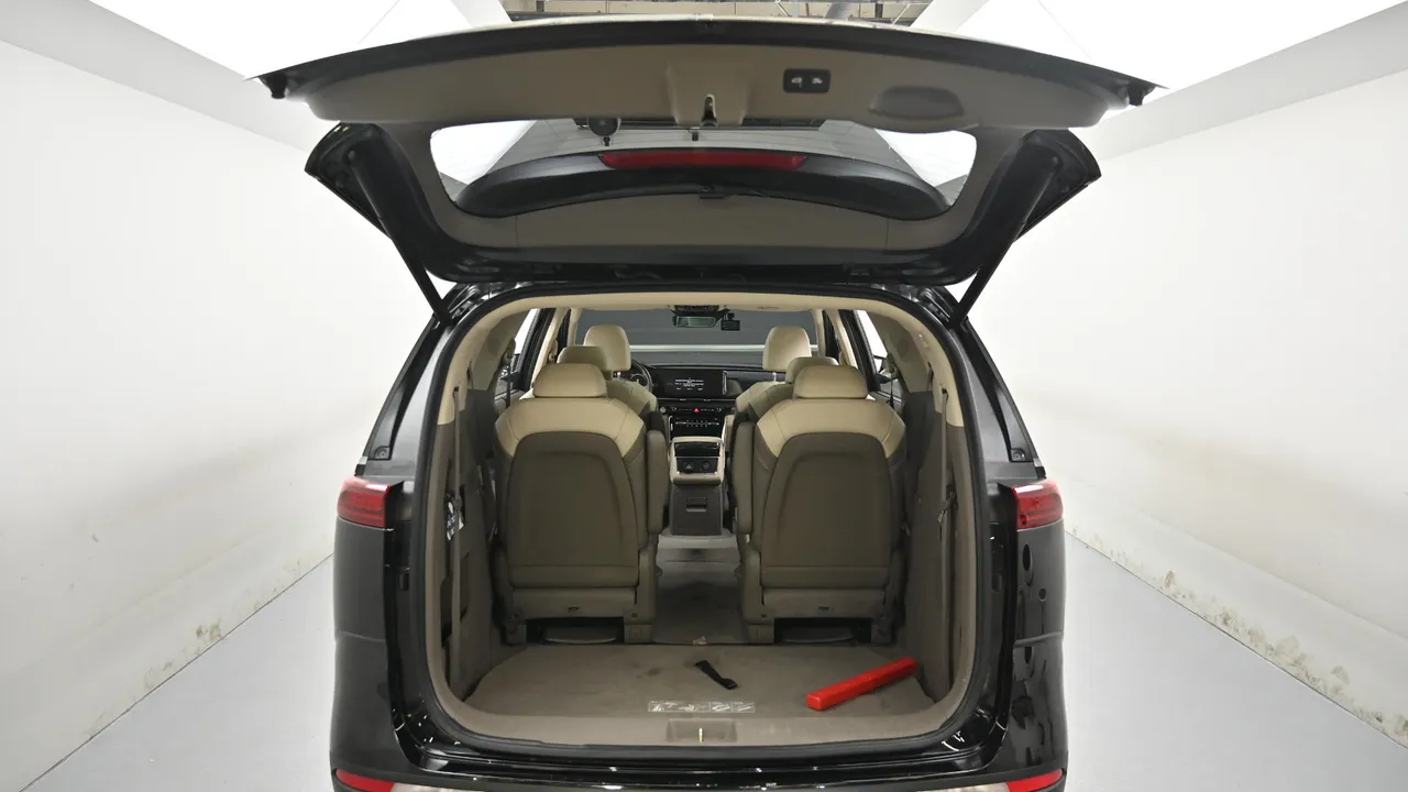 Kia Carnival — miniaturë 19