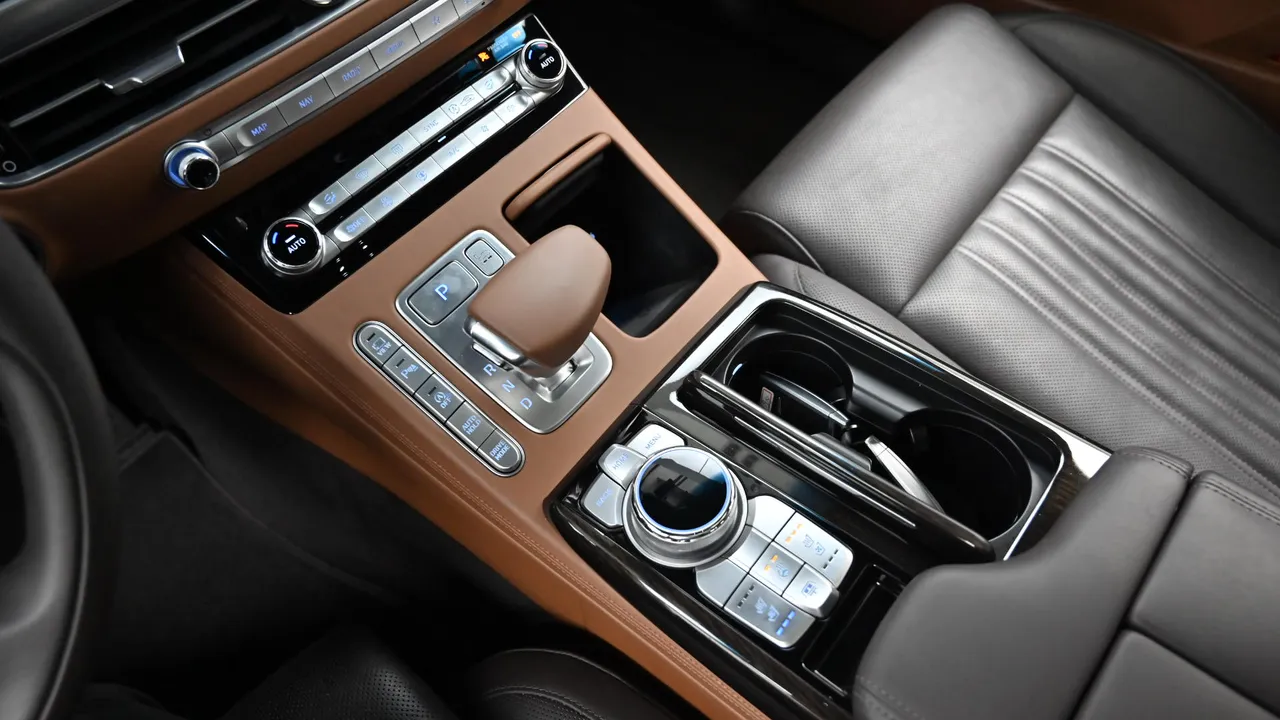 Genesis G90 — miniaturë 9