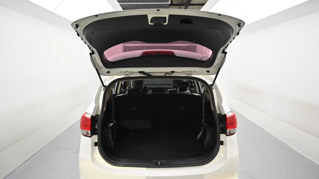 Kia Carens — miniaturë 19